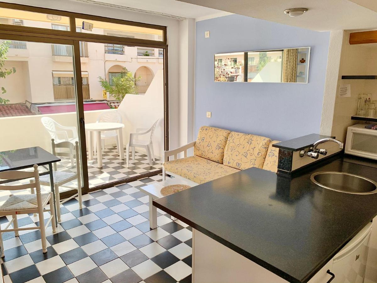 Apartamentos Miranda Es Pujols Exterior foto